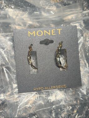 RESELLER LOT ONE DOZEN MONET NEW ON CARD 1” GOLD TONE HOOP EARRINGS $192 RETAIL